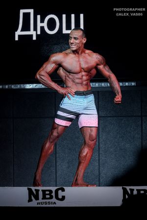 MEN'S PHYSIQUE